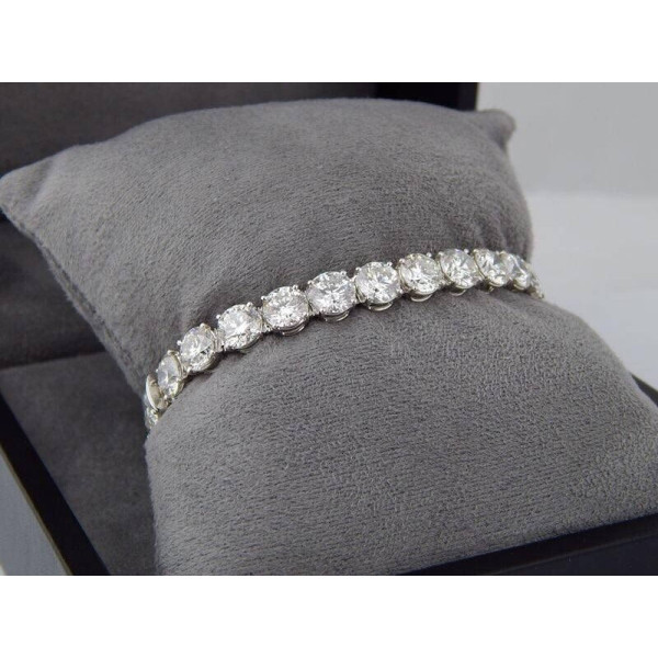 Crivelli bracelet, 750 white gold, diamonds Crivelli bracelet, 750 white gold, diamonds