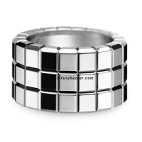 Pierścionek z białego złota Chopard Ice Cube z 3 rzędami Pierścionek z białego złota Chopard Ice Cube z 3 rzędami