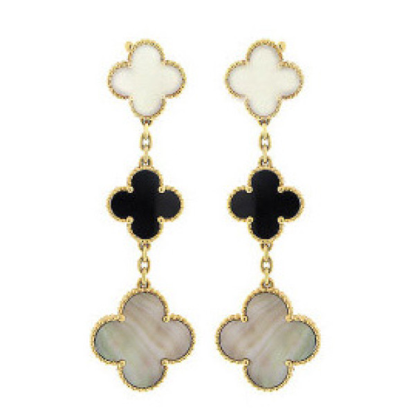 Van Cleef & Arpels earrings, yellow gold, mother of pearl Van Cleef & Arpels earrings, yellow gold, mother of pearl