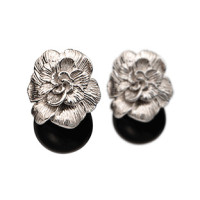 Earrings Carrera y Carrera Gardenias, white gold, onyx Earrings Carrera y Carrera Gardenias, white gold, onyx
