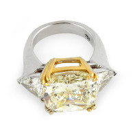 Graff diamond ring 10.14ct, white, yellow gold Graff diamond ring 10.14ct, white, yellow gold