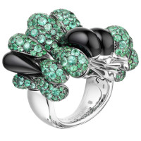 Ring de Grisogono Gocce, white gold, emeralds, quartz Ring de Grisogono Gocce, white gold, emeralds, quartz