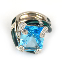 Magerit Nature ring, white gold, topaz, diamonds Magerit Nature ring, white gold, topaz, diamonds