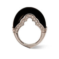 Carrera y Carrera Arcos de Granada ring, white gold, diamonds, onyx Carrera y Carrera Arcos de Granada ring, white gold, diamonds, onyx