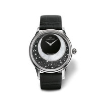 Jaquet Droz schaut sich L`Heure Selenite an Jaquet Droz schaut sich L`Heure Selenite an
