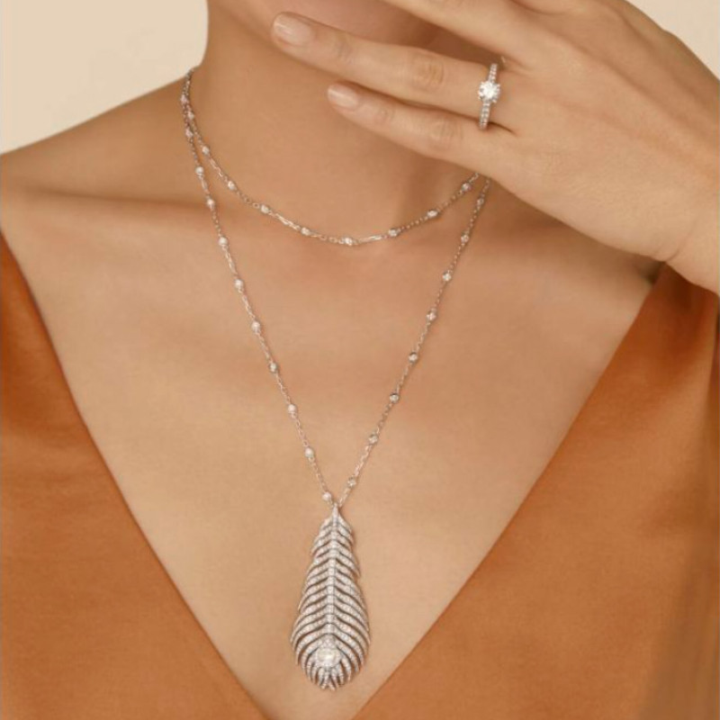 Naszyjnik Boucheron Plume de Paon, białe złoto, diamenty Naszyjnik Boucheron Plume de Paon, białe złoto, diamenty