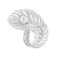 Boucheron Plume de Paon ring, white gold, diamonds Boucheron Plume de Paon ring, white gold, diamonds