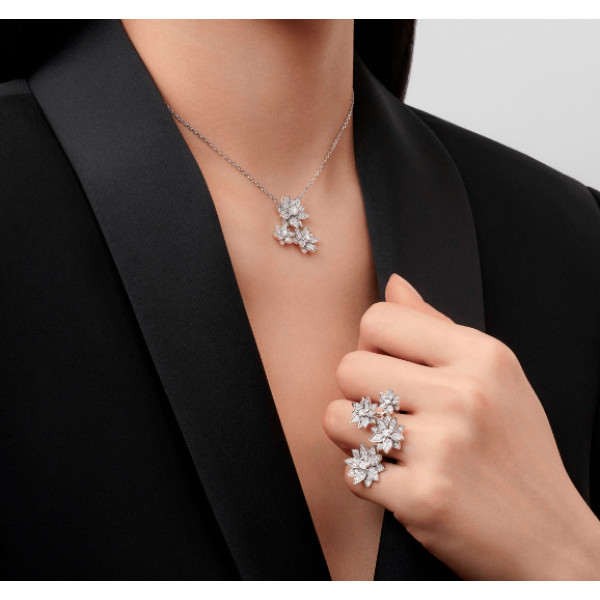 Van Cleef & Arpels Lotus ring, white gold, diamonds Van Cleef & Arpels Lotus ring, white gold, diamonds