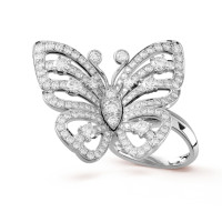 Van Cleef & Arpels Flying Butterfly ring, white gold, diamonds Van Cleef & Arpels Flying Butterfly ring, white gold, diamonds