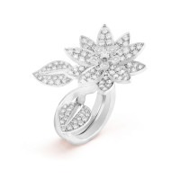 Van Cleef & Arpels Lotus ring, white gold, diamonds Van Cleef & Arpels Lotus ring, white gold, diamonds
